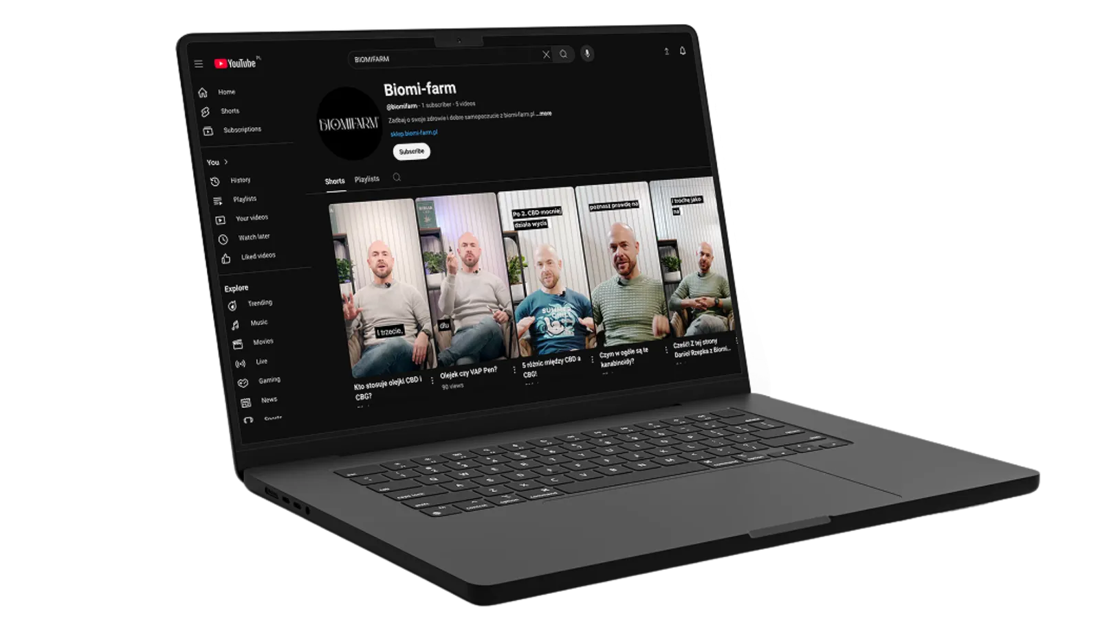 Laptop z kanałem YouTube